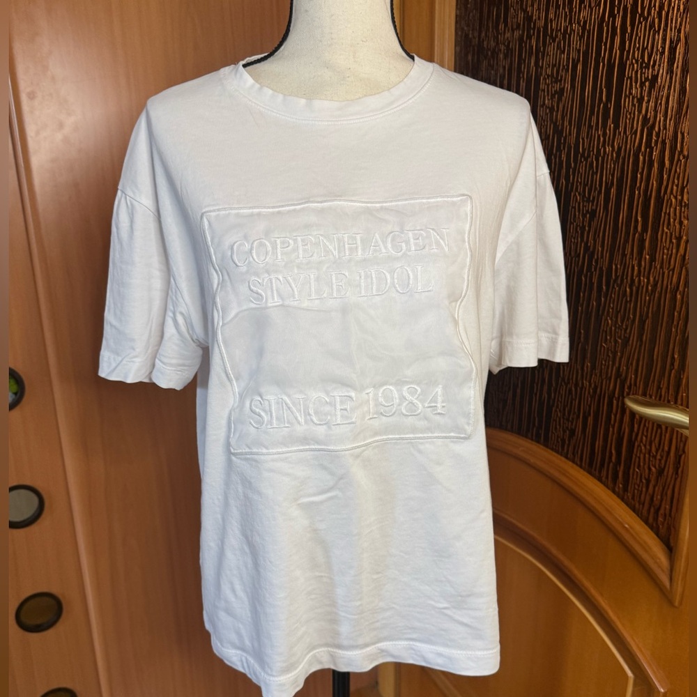 Zara cotton embroidered T-shirt loose fit. Sz M